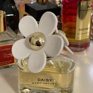 100% authentic Marc Jacobs daisy